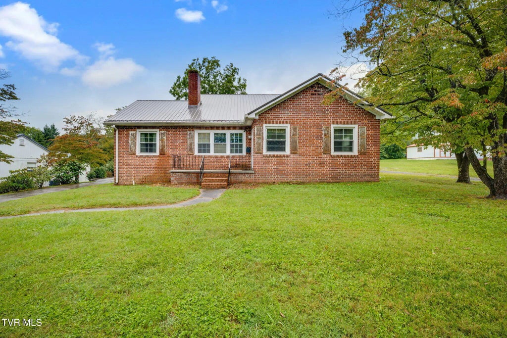 217 Circle Drive, Rogersville