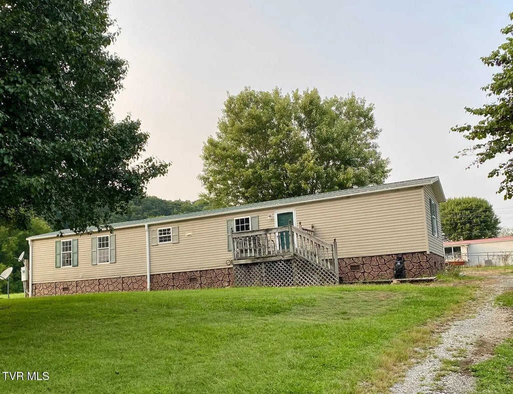 110 Wandering Drive, Chuckey