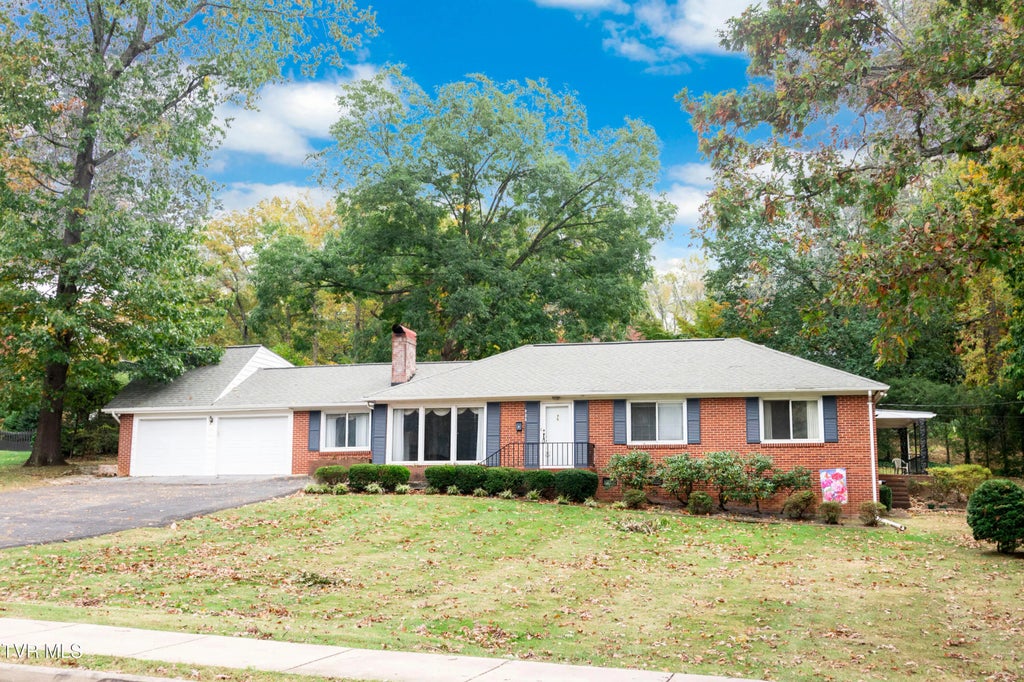 904 Forest Avenue, Johnson City