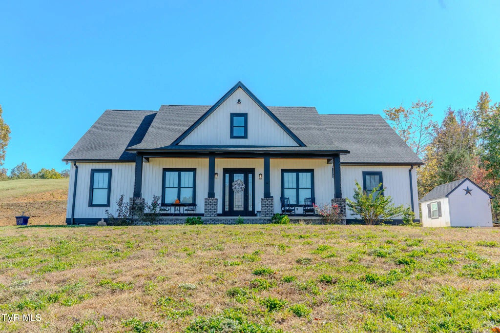 1863 Chapman Highway, Sevierville
