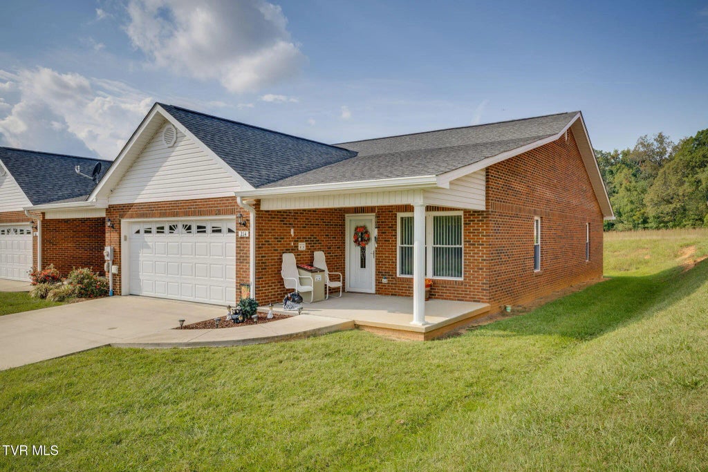214 Planters Row 214, Greeneville