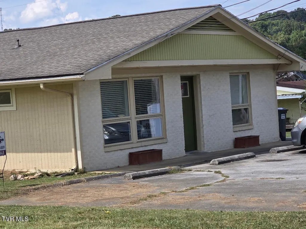 2600 Stateline Road, Elizabethton