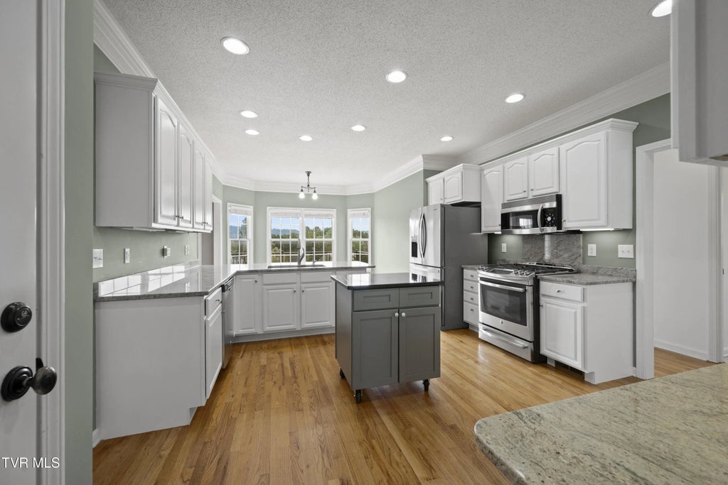 12 of 65 - 295 Southridge Drive, Blountville, TENNESSEE