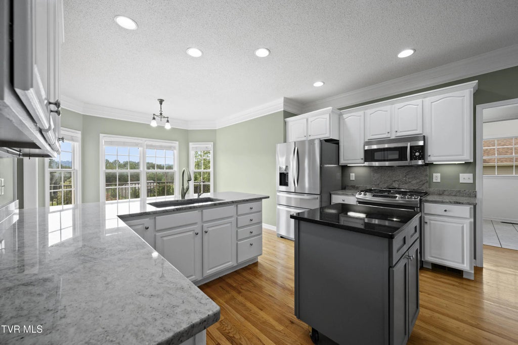 13 of 65 - 295 Southridge Drive, Blountville, TENNESSEE