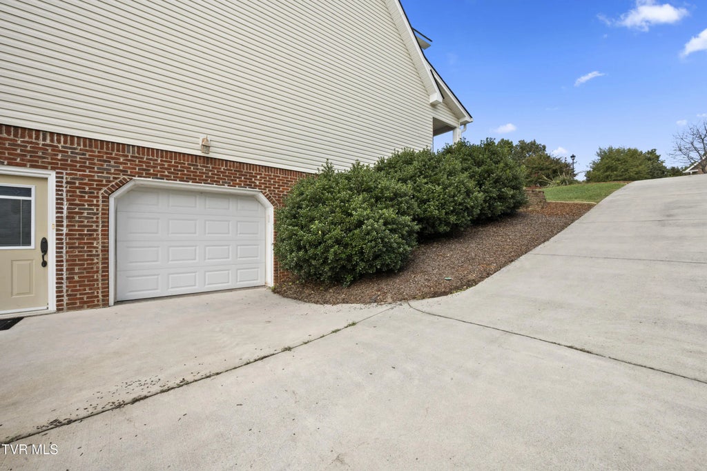 55 of 65 - 295 Southridge Drive, Blountville, TENNESSEE
