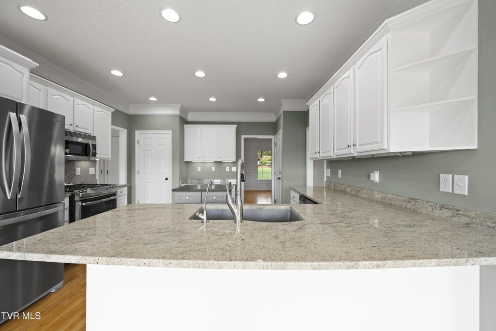 9 of 65 - 295 Southridge Drive, Blountville, TENNESSEE