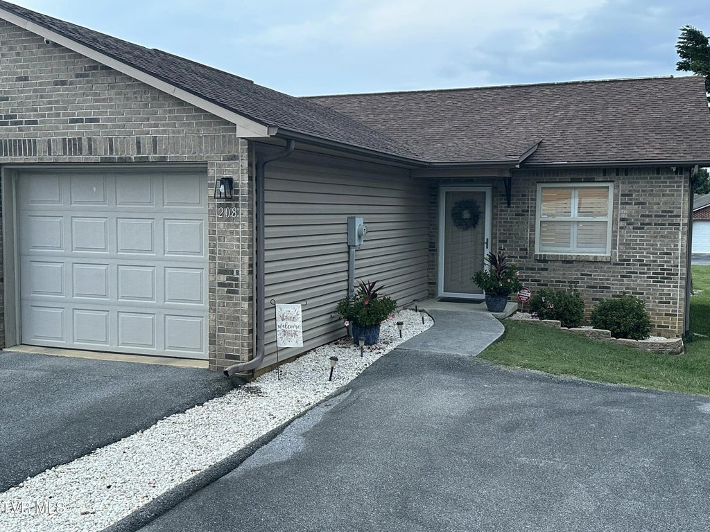 208 Haley Circle Circle 2, Gray