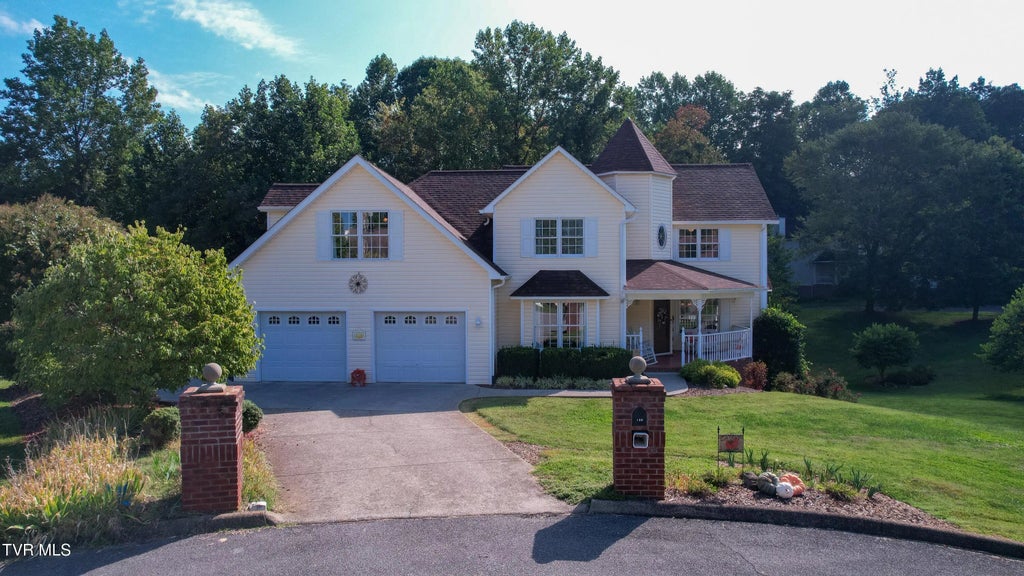 130 Hillview Court, Gray