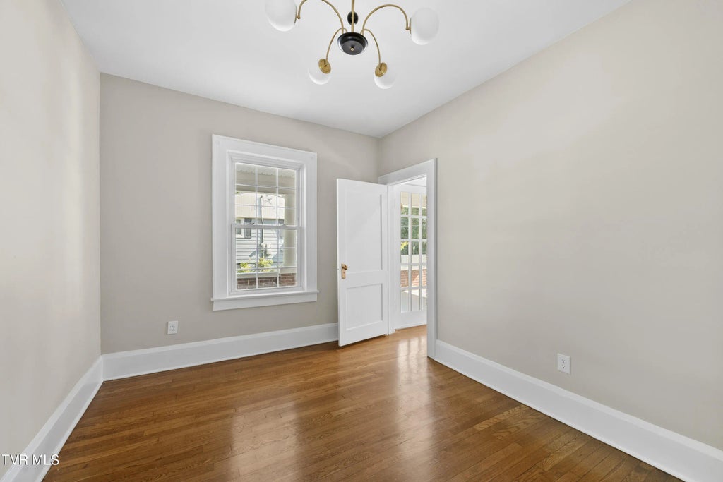 14 of 46 - 1224 7th Avenue, Bristol, TENNESSEE