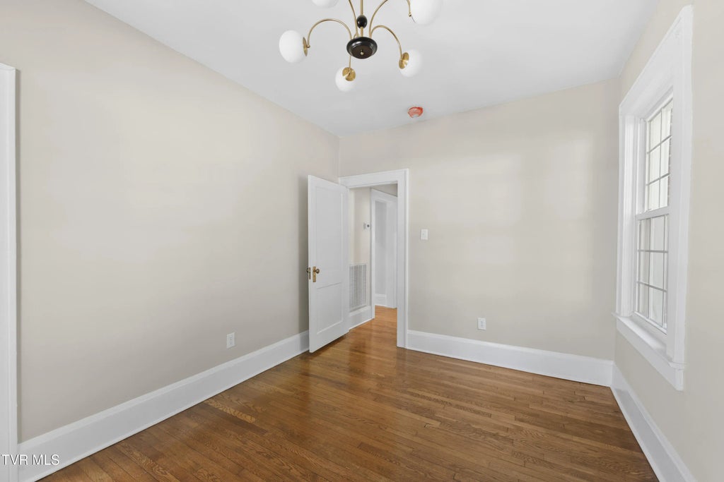 15 of 46 - 1224 7th Avenue, Bristol, TENNESSEE