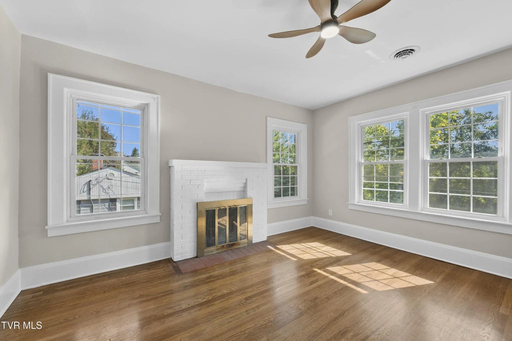 17 of 46 - 1224 7th Avenue, Bristol, TENNESSEE