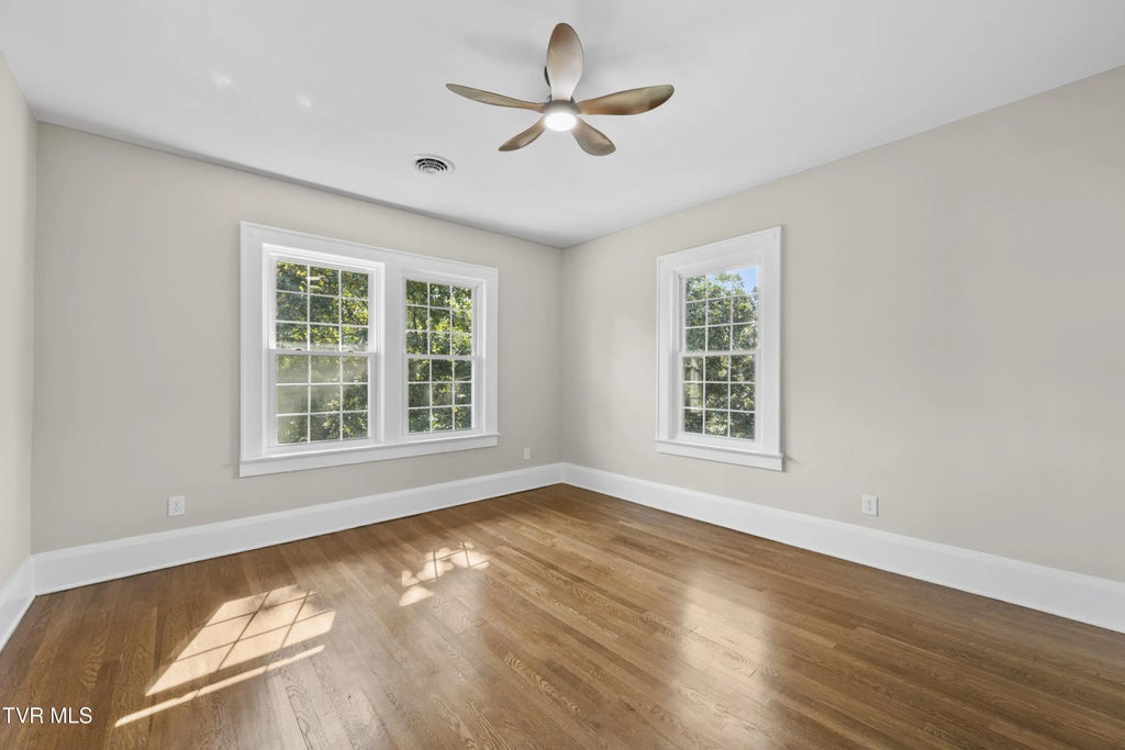 21 of 46 - 1224 7th Avenue, Bristol, TENNESSEE