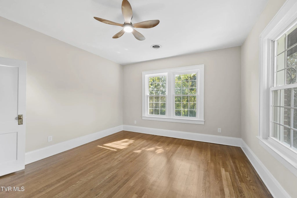 22 of 46 - 1224 7th Avenue, Bristol, TENNESSEE
