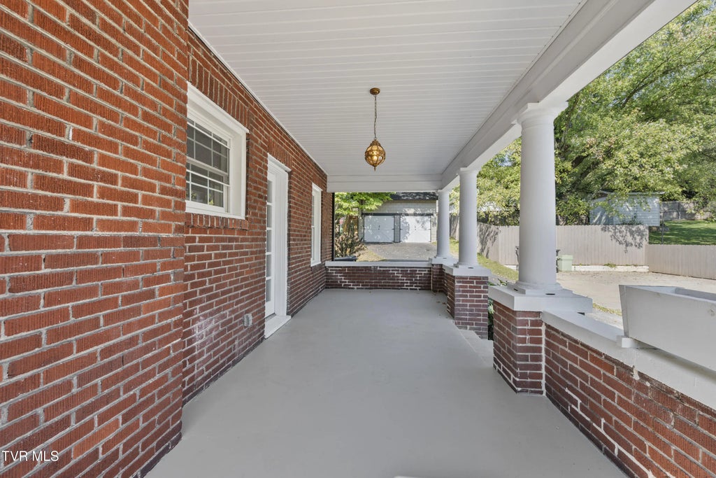 28 of 46 - 1224 7th Avenue, Bristol, TENNESSEE