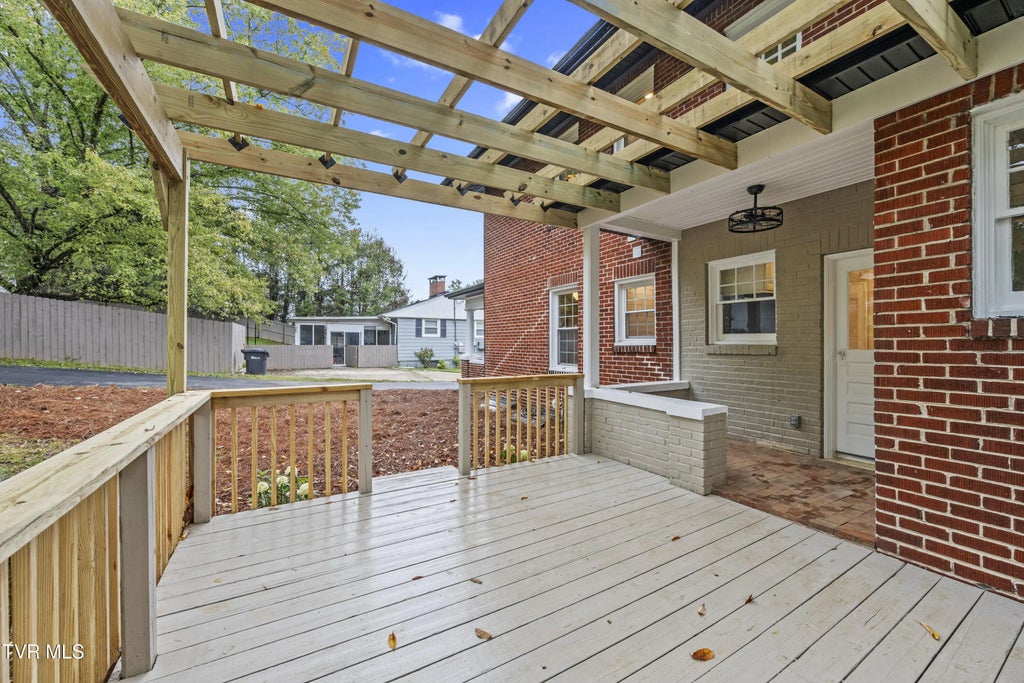 32 of 46 - 1224 7th Avenue, Bristol, TENNESSEE