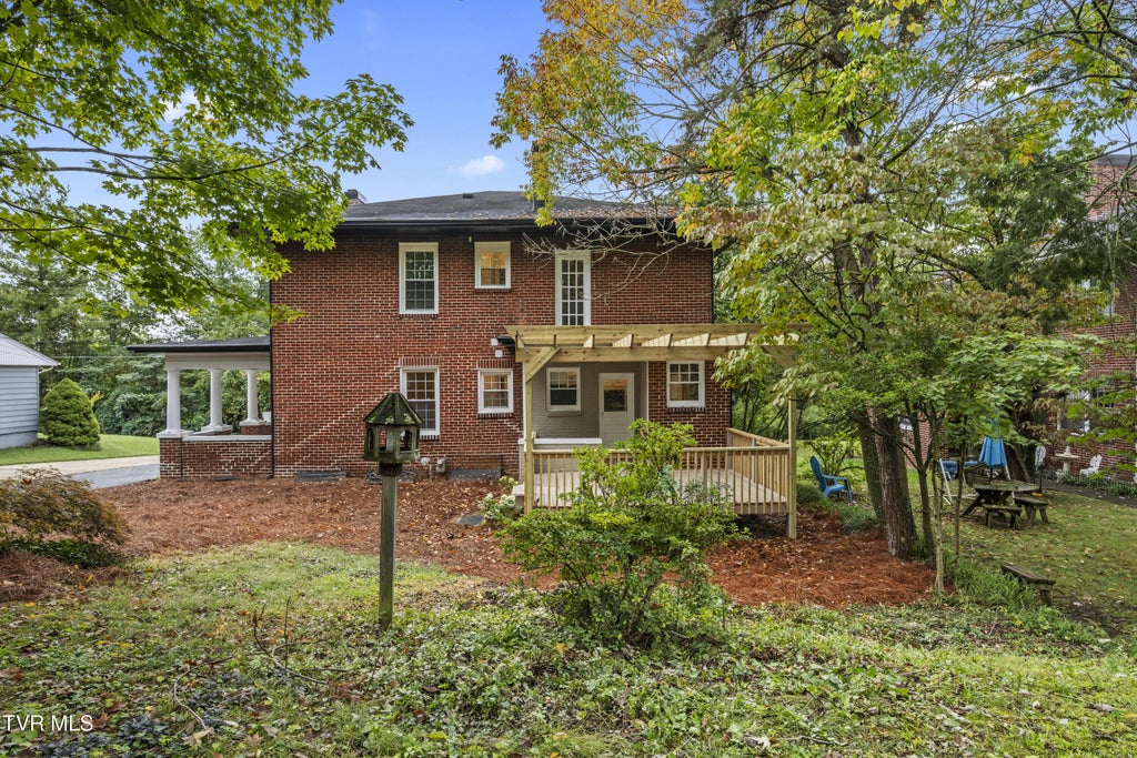 37 of 46 - 1224 7th Avenue, Bristol, TENNESSEE