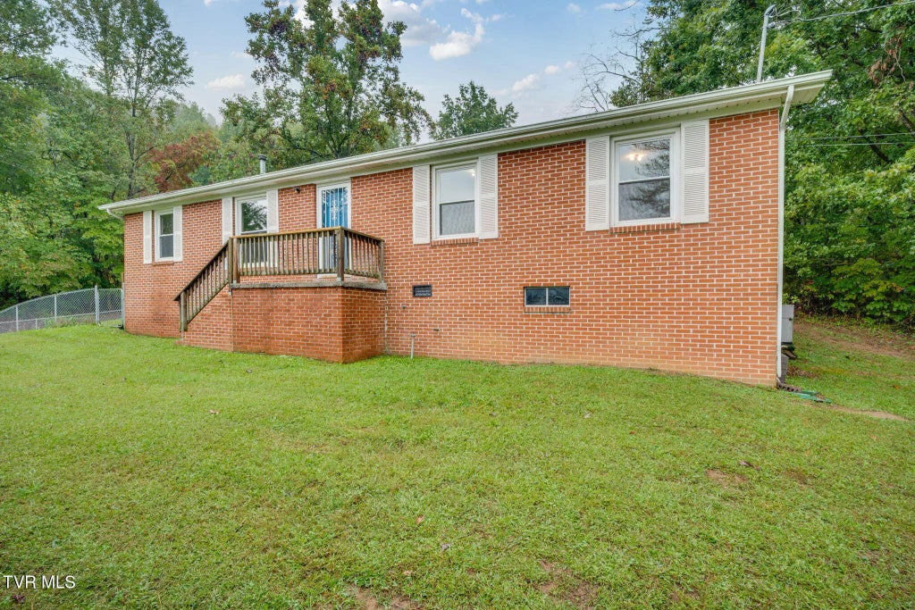 112 Forest Hills Rd. Road, Rogersville