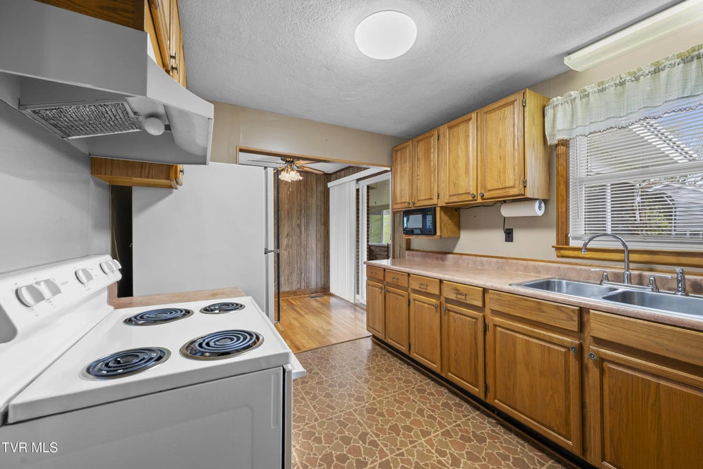 11 of 31 - 210 Circle Road, Bristol, TENNESSEE