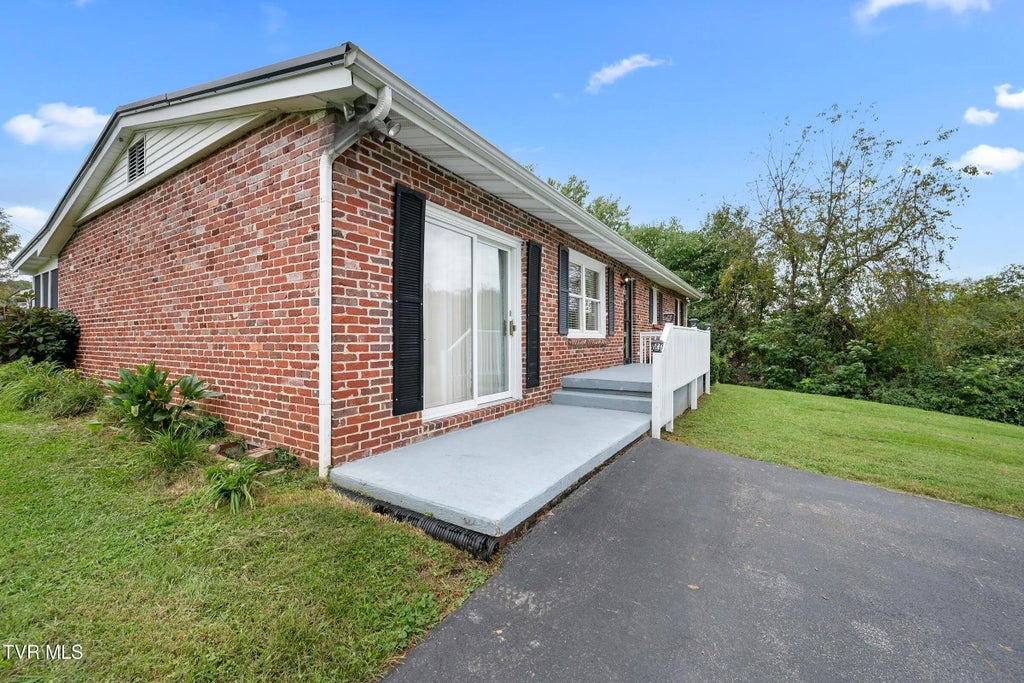 29 of 31 - 210 Circle Road, Bristol, TENNESSEE