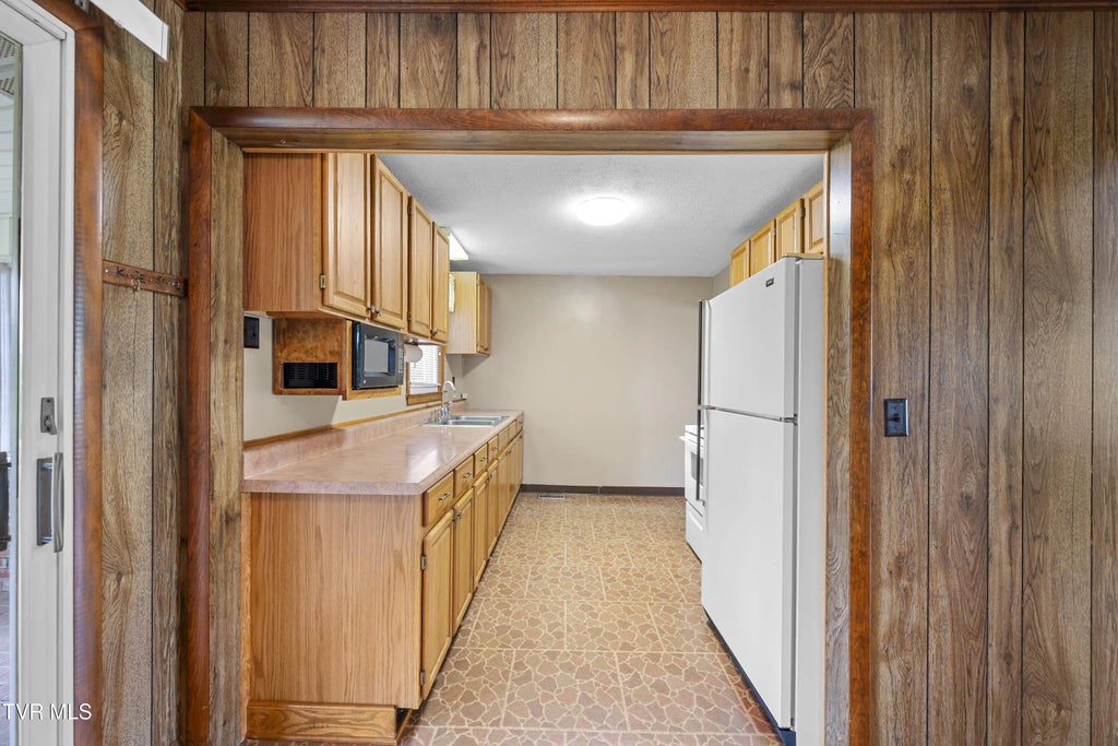8 of 31 - 210 Circle Road, Bristol, TENNESSEE