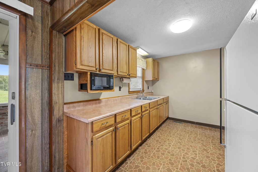 9 of 31 - 210 Circle Road, Bristol, TENNESSEE