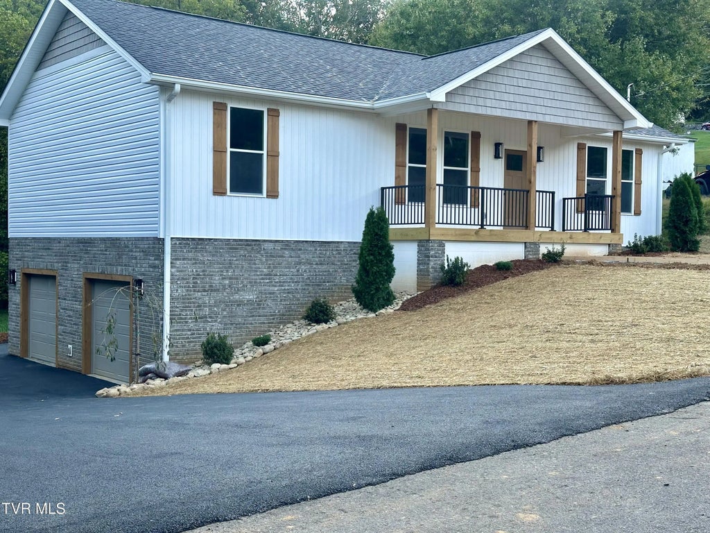 905 Fairlane Drive, Elizabethton