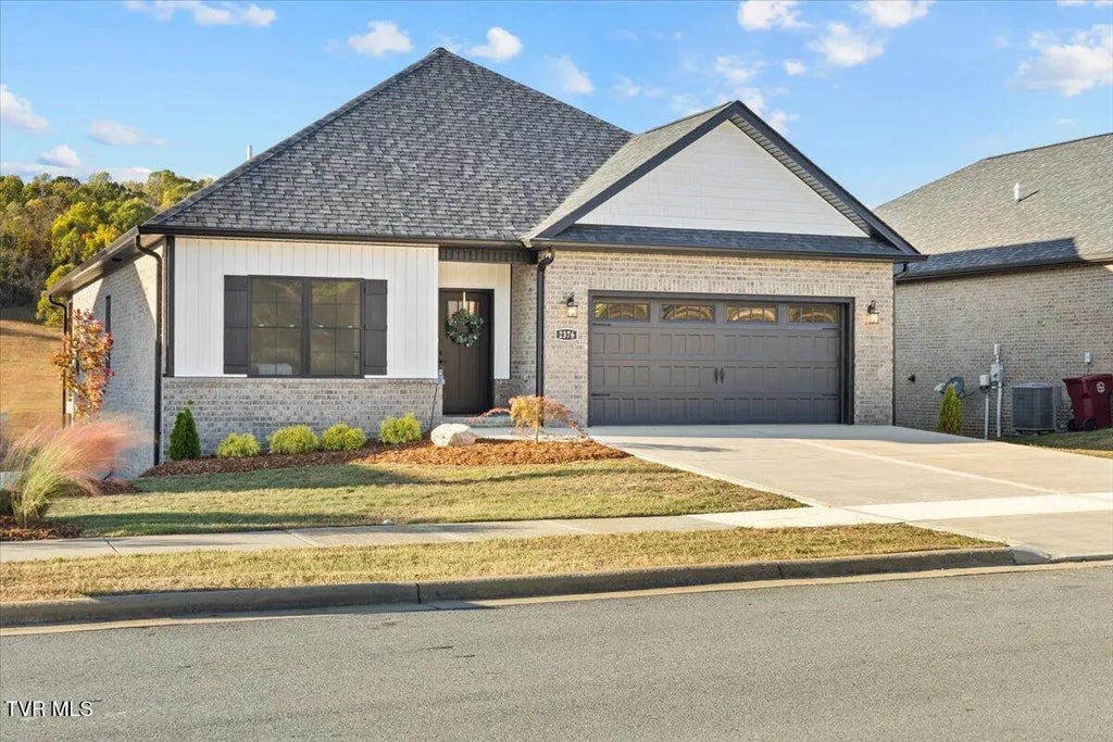 2376 Haystack Circle, Piney Flats