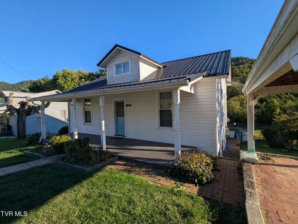 1029 West West Jackson Street, Gate City