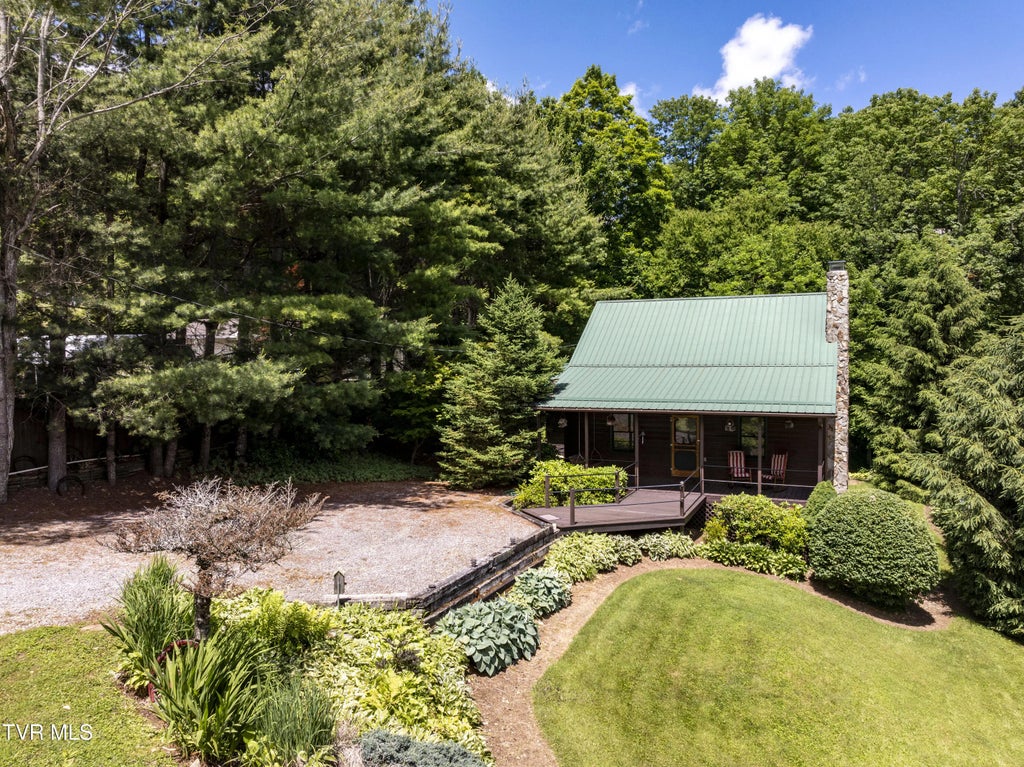 538 Burbank Road, Roan Mountain