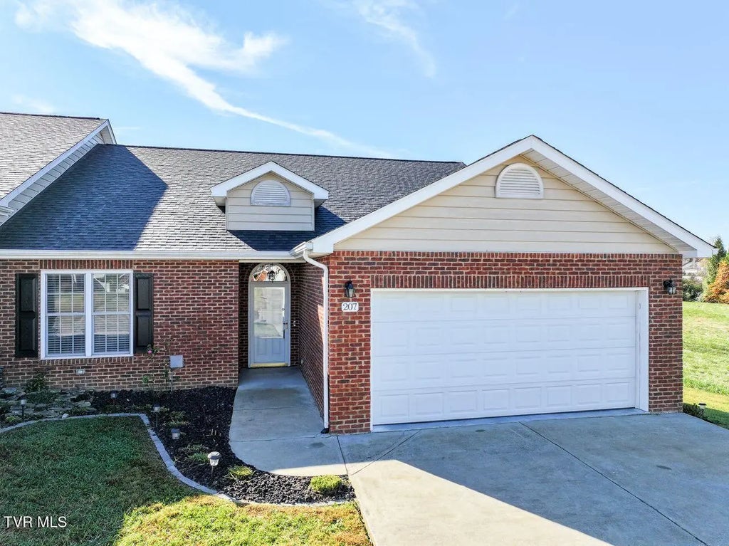 207 Planters Row B3, Greeneville