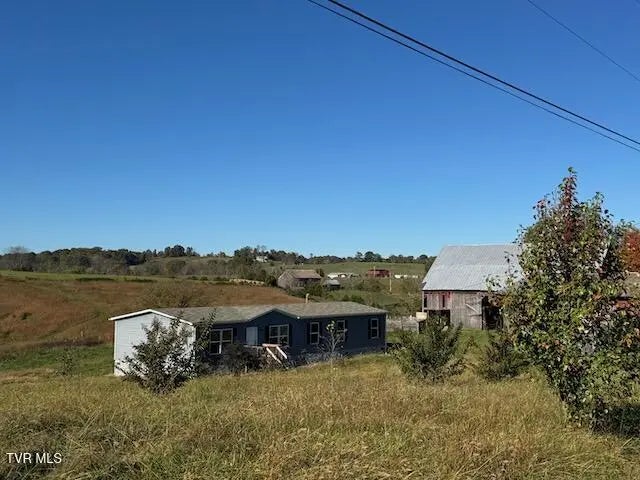 665 Painter Road, Fall Branch