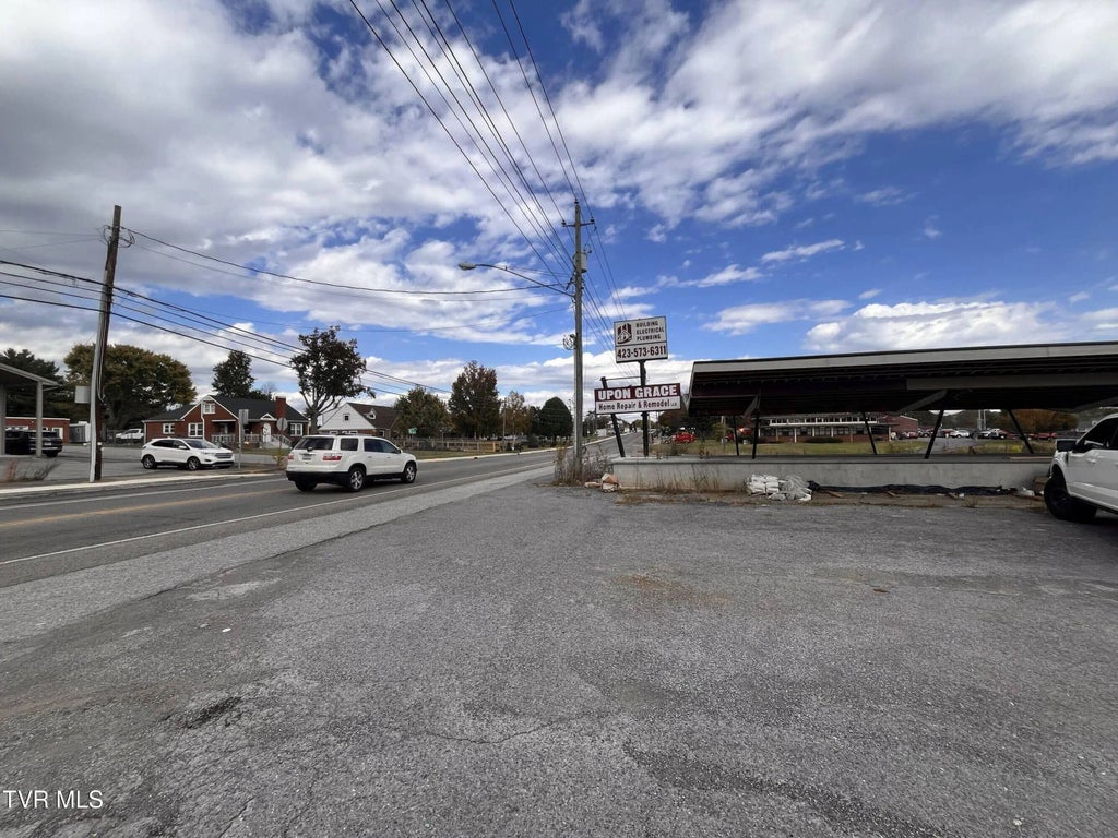 227 Bluff City Highway Highway, Bristol