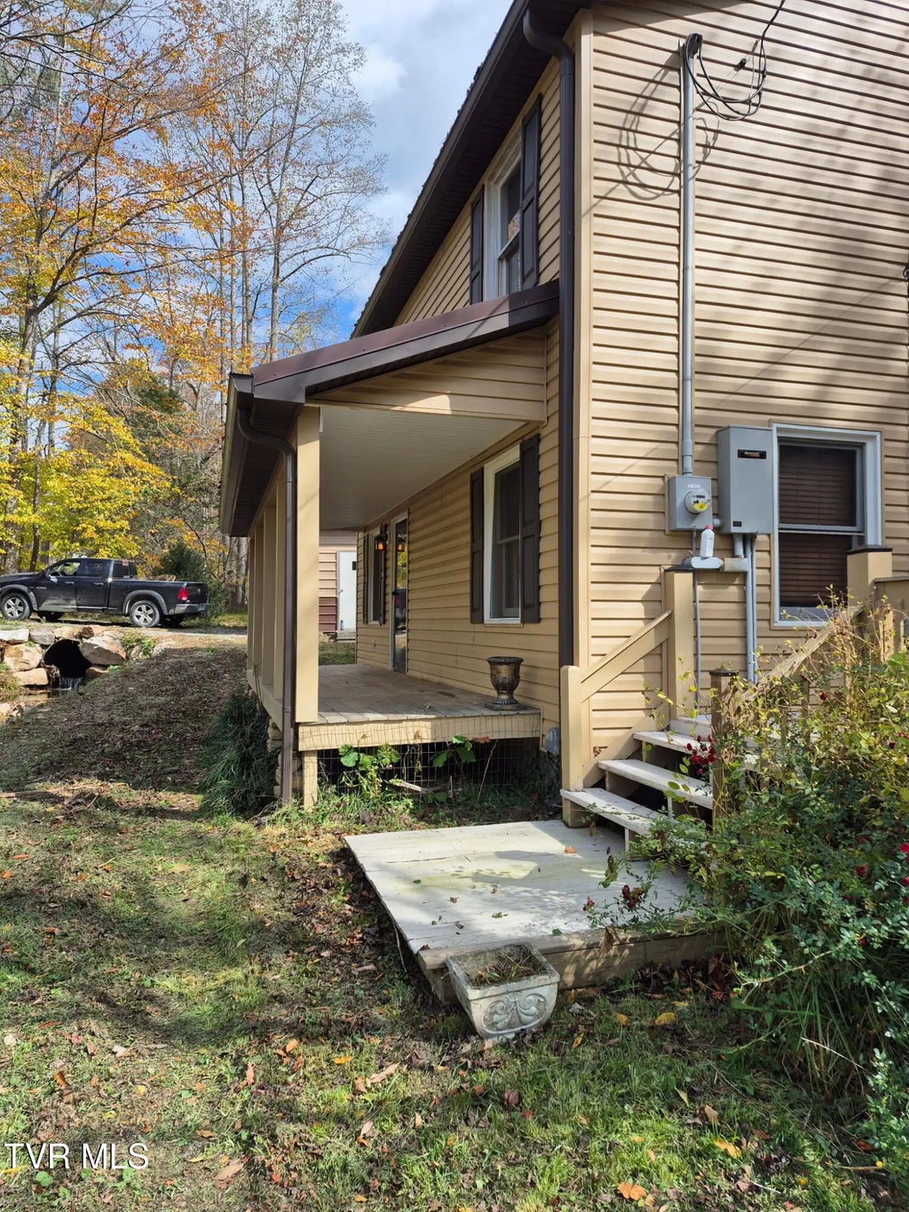 1186 Poga Road, Butler