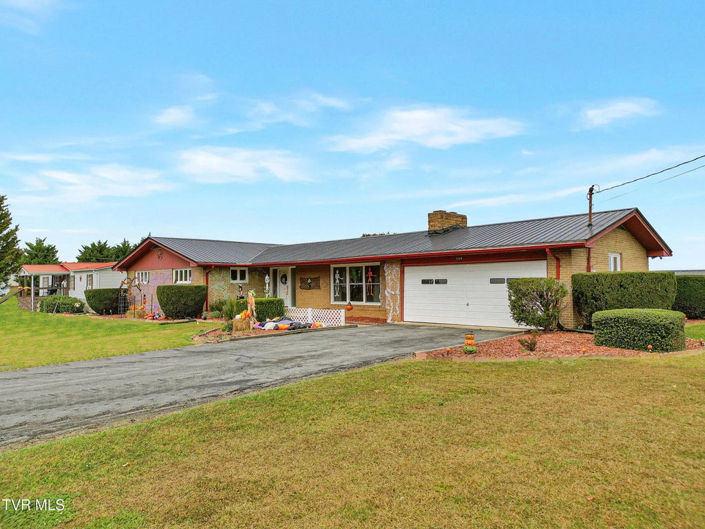 586 Telford New Victory Road, Telford