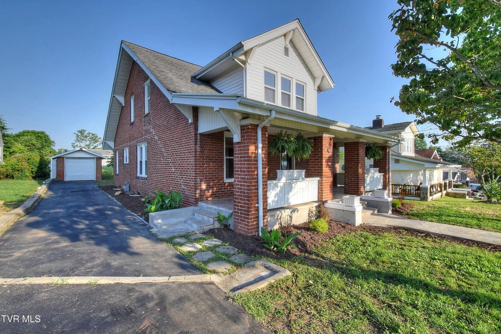 511 South Watauga Avenue, Elizabethton