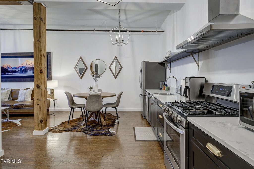 201 8th Street 203, Bristol