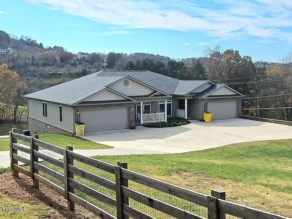 602 North Holston River Drive 2, Kingsport