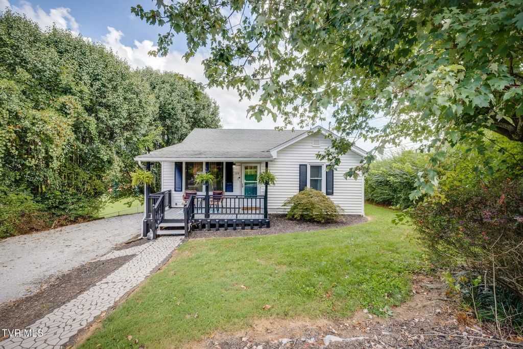 128 Fairfax Road, Kingsport