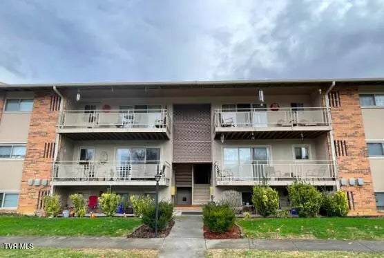 1225 Carriage Circle 203, Bristol