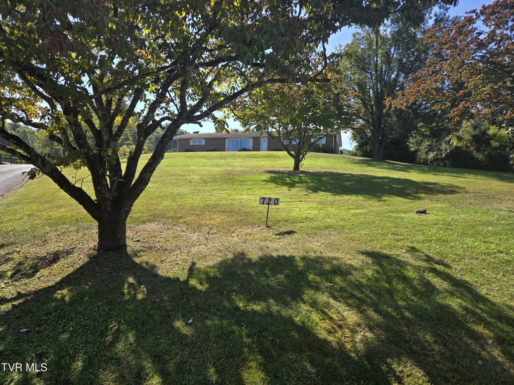 720 North Mohawk Drive, Erwin