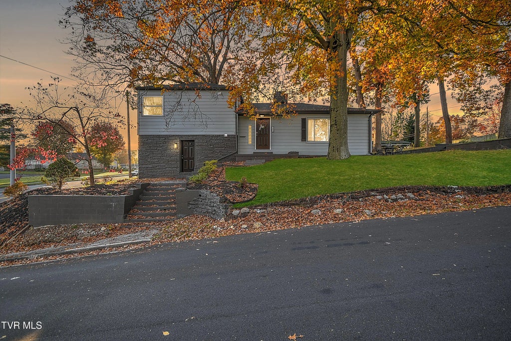 1389 Ash Street, Kingsport