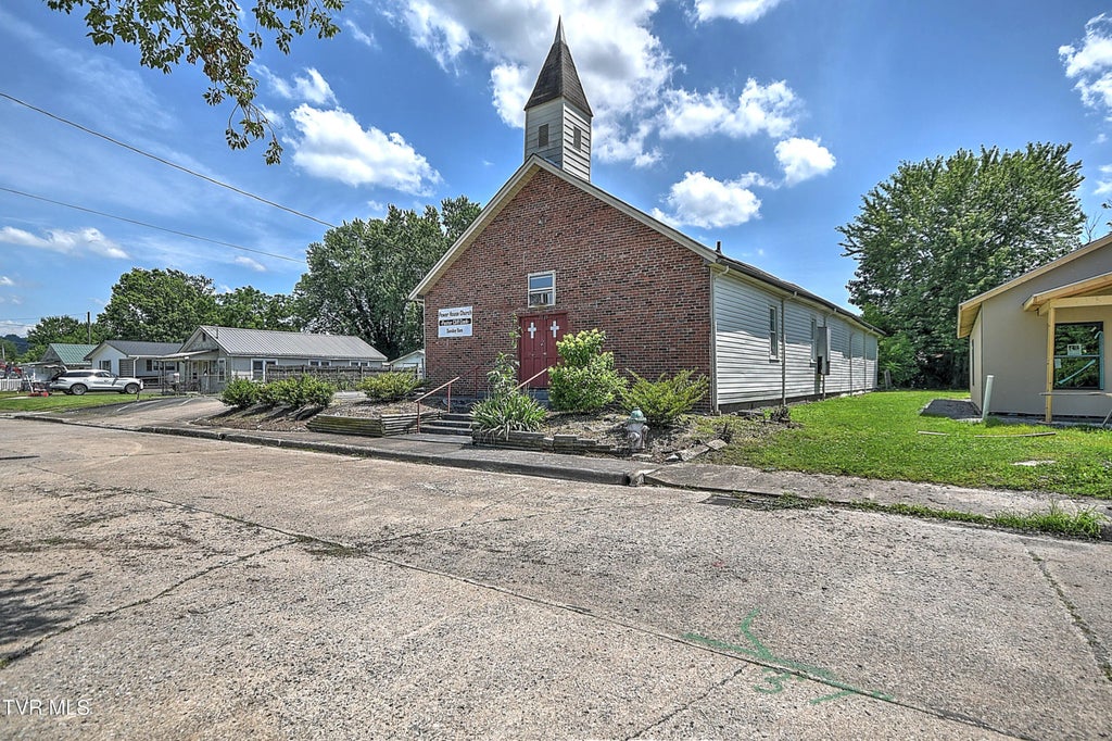 2225 Ashwood Avenue, Kingsport