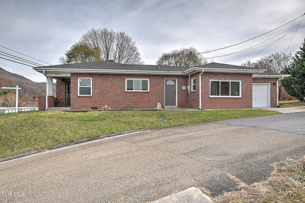 103 Earl Mckinney Road, Elizabethton