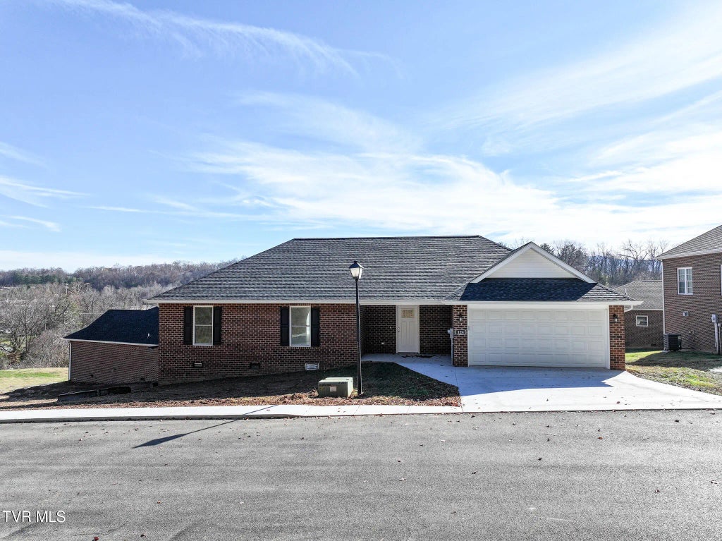 124 Keeneland Circle, Greeneville