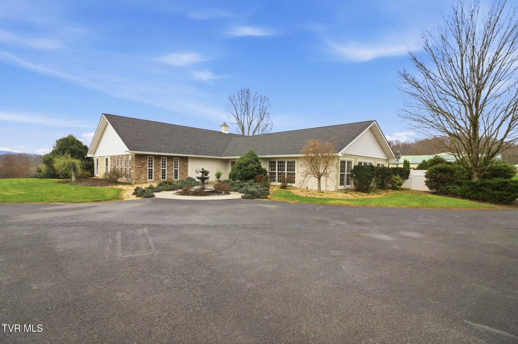 22120 Flame Leaf Drive, Bristol