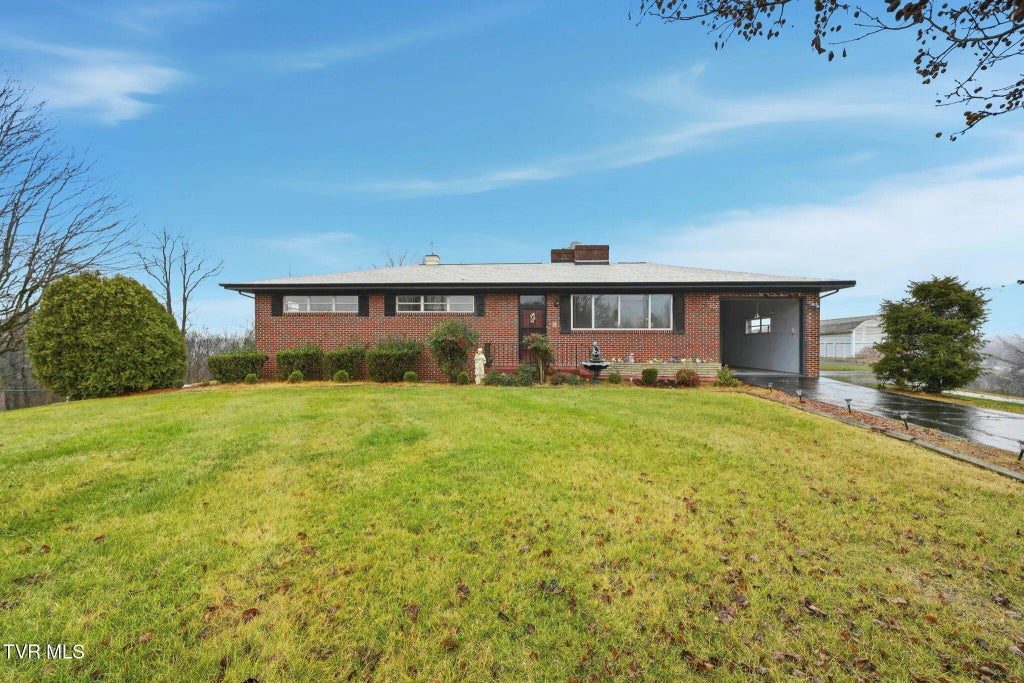 748 Navaho Trail, Bristol