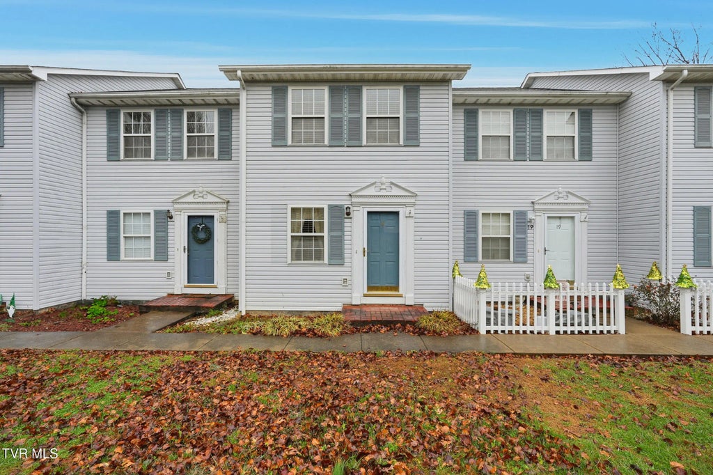 219 Hunter Hills Circle 18, Bristol