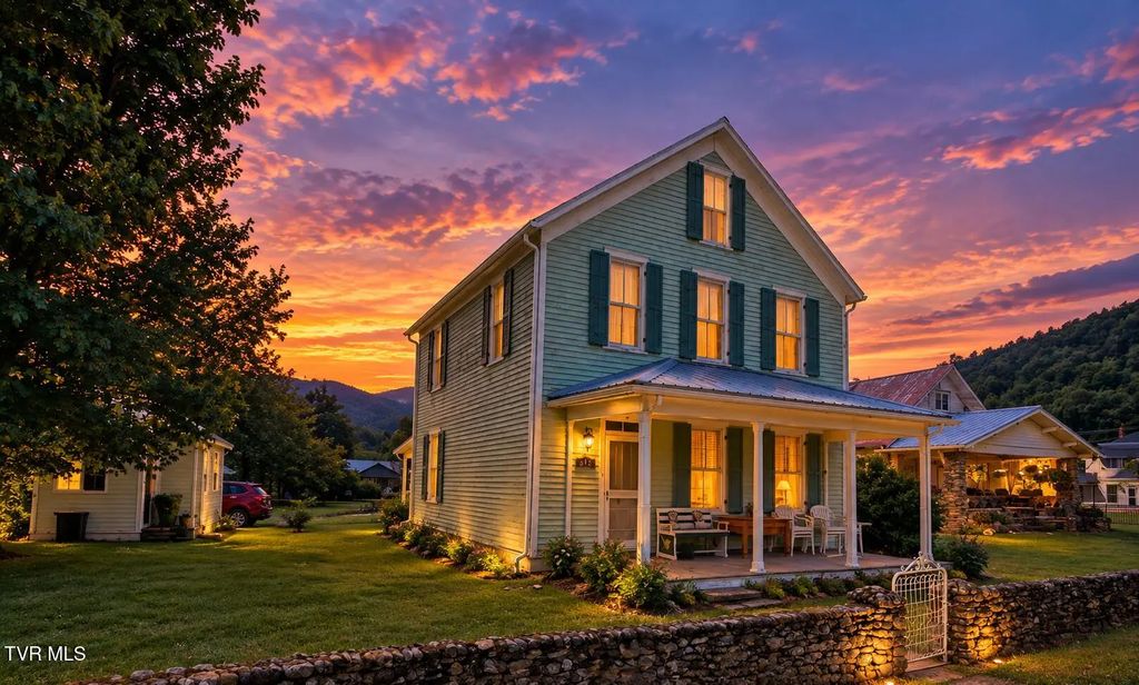 212 Main Street, Roan Mountain