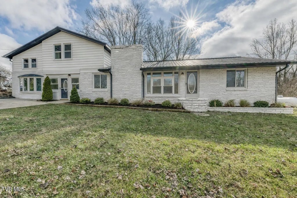 2230 Dave Buck Road, Johnson City