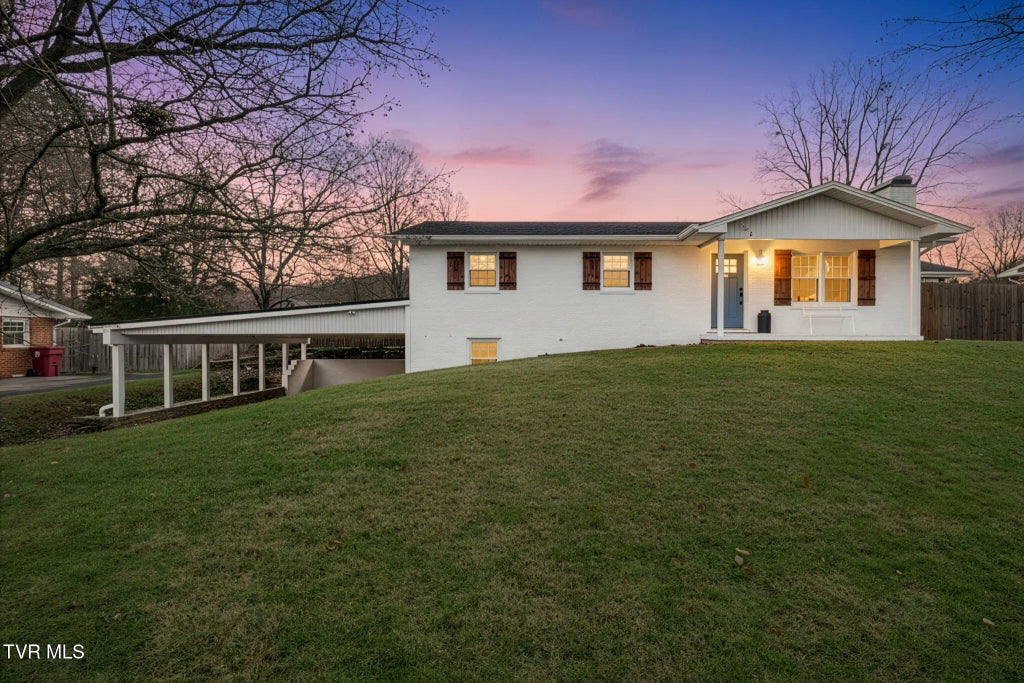 702 Crowell Lane, Johnson City